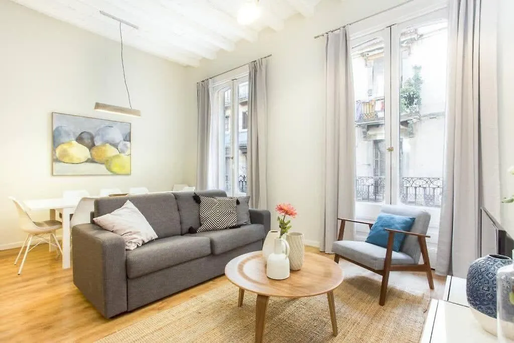 דירה ברצלונה Bright And Modern 4Bedroom With Terrace In Las Ramblas P1 ספרד