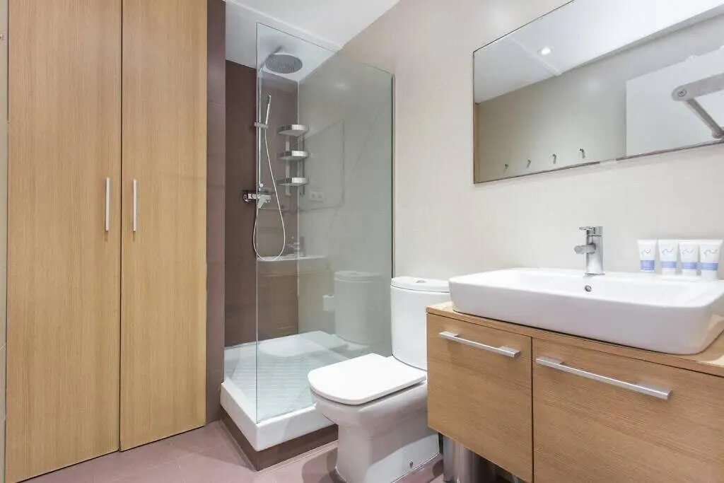 ברצלונה Bright And Modern 4Bedroom With Terrace In Las Ramblas P1